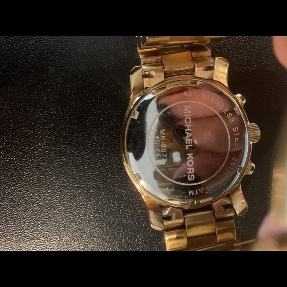Michael Kors watch - Picture 2 of 2